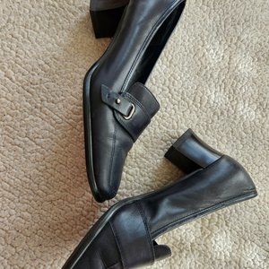 Etienne Aigner deep blue leather shoes, size 10